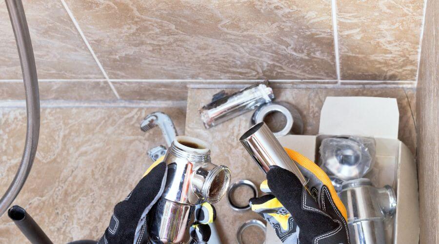 Professional gutter cleaning in Henley, MO